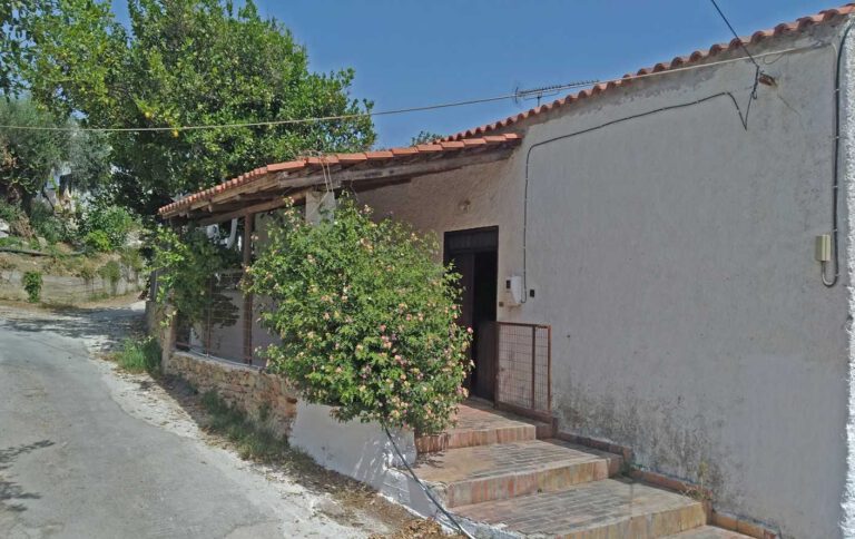04-2561_Traditional-House-for-sale-in-Gerani-Platanias-3