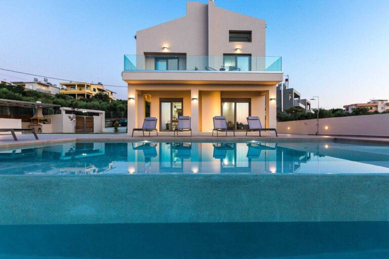 0v-576_Luxurious-villa-for-sale-in-Kalamaki-Chania-1