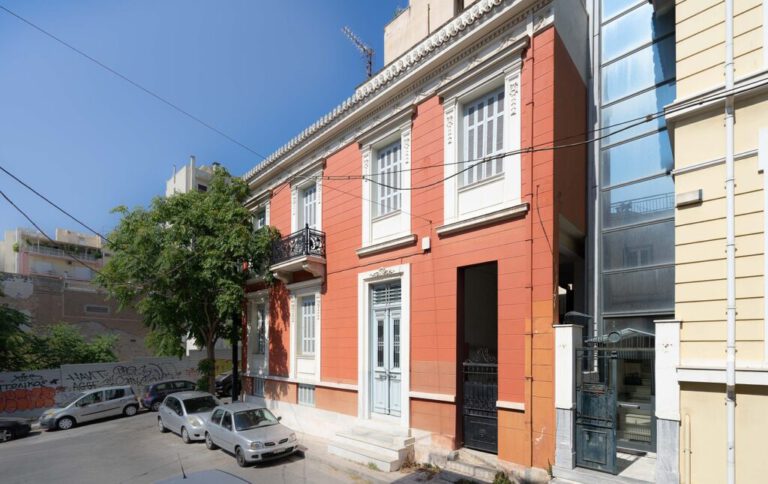 AB-938_Athens-Neoclassical-Building-near-Acropolis-1-1024x645-1