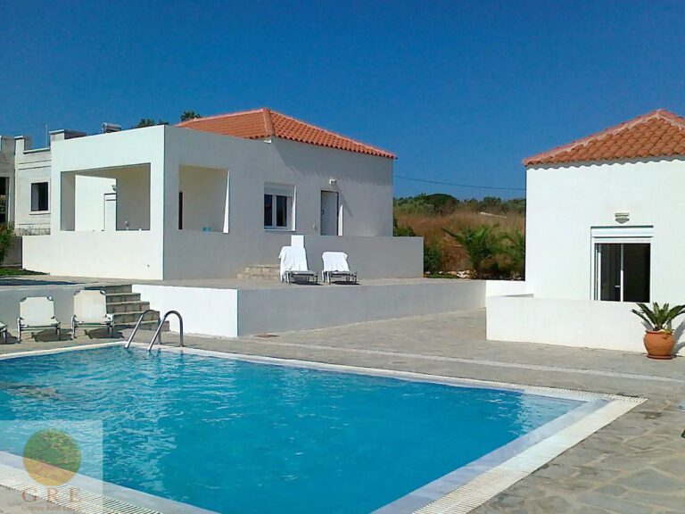 Bungalow-for-sale-in-Akrotiri-Chania-Crete-shared-swimming-pool-ah103