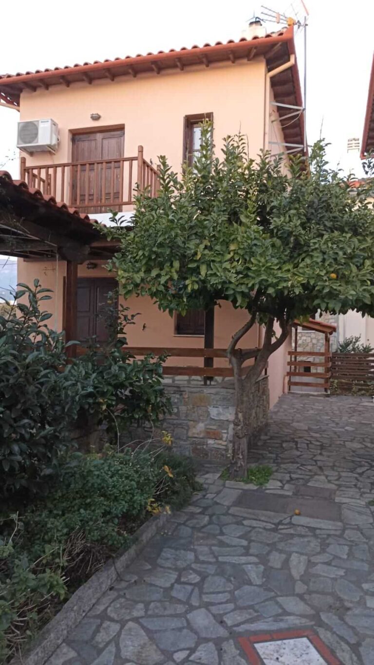 הבית-הוא-האחרון-משמאל-כשעמולים-בשביל-של-הפרויקט-ן-הים