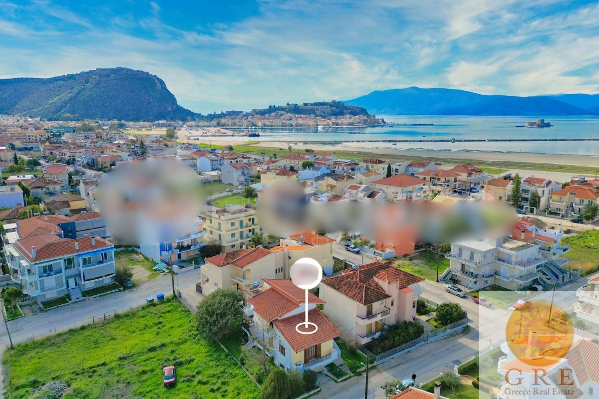 בית מסורתי 11 פלופונס