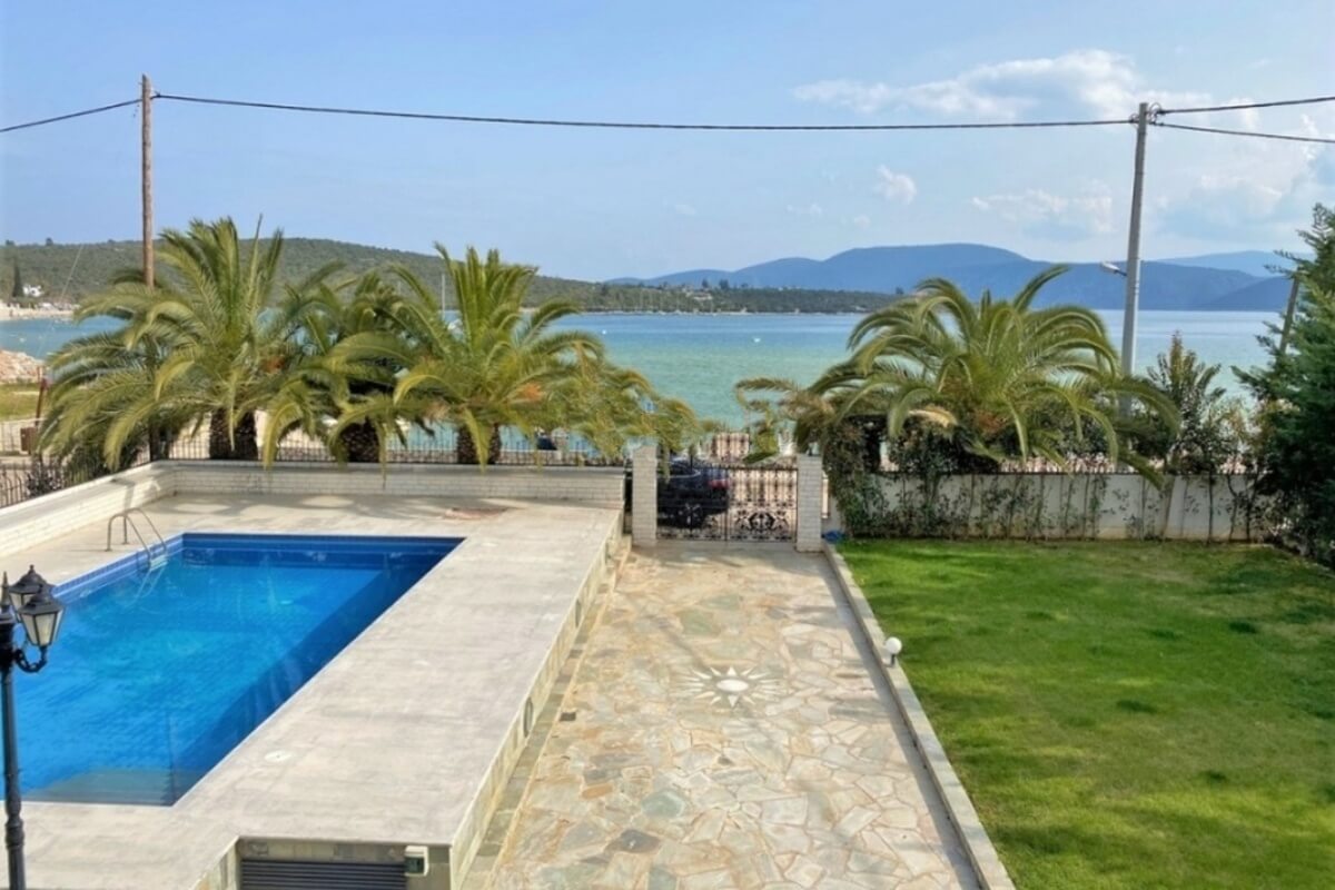 בית מסורתי 12 קורינתוס