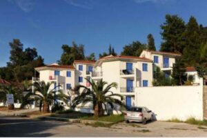 מלון 02 נמכר! - תמונה 1